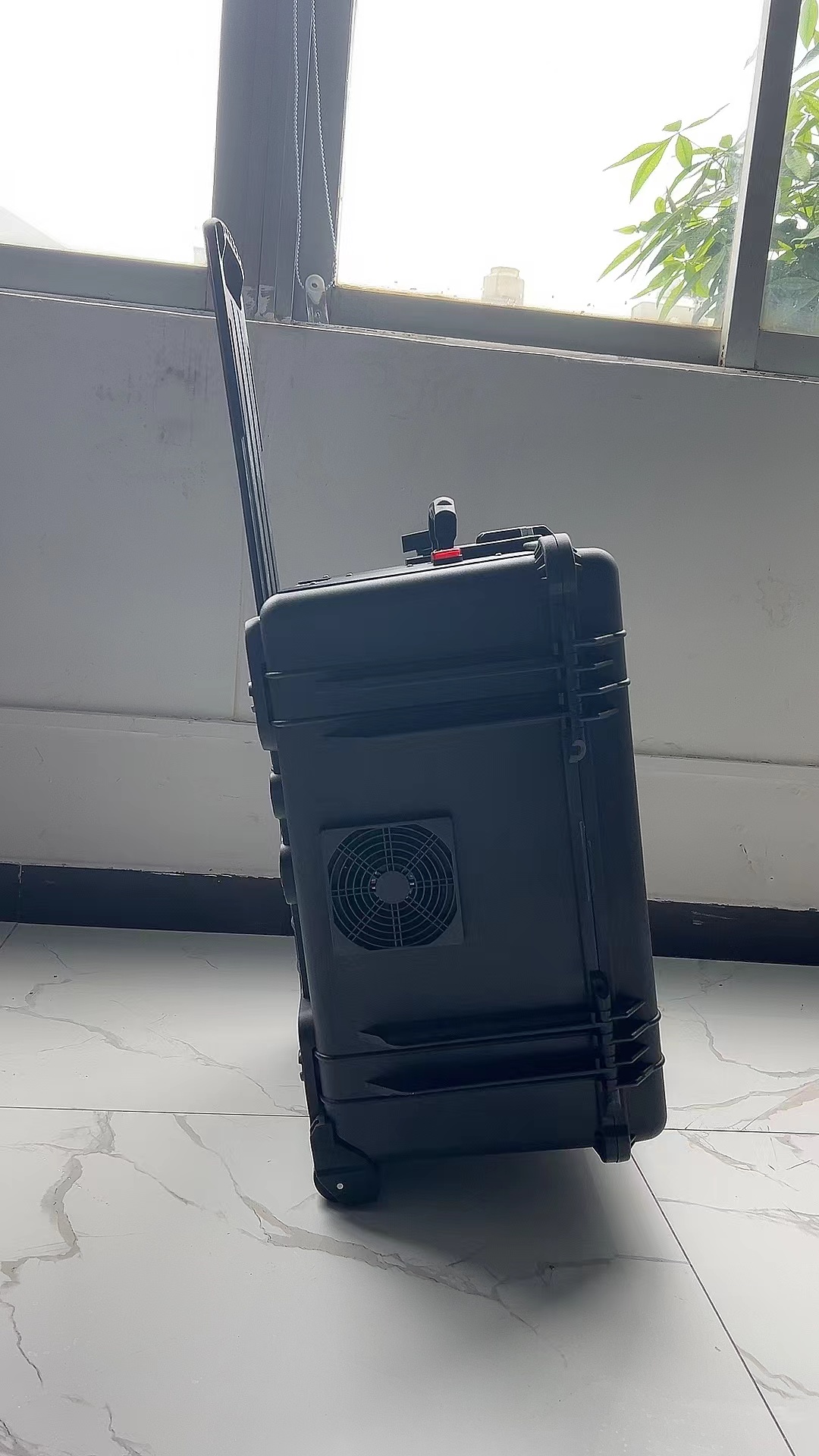 灌云手拉箱型移动通信干扰器